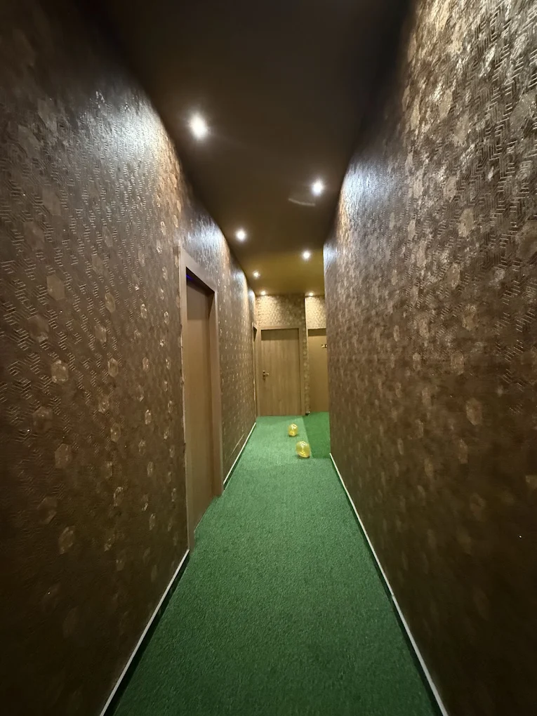Spa corridor